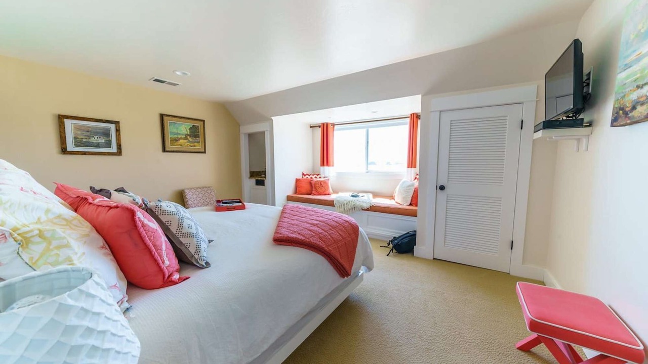 Photo of Bedroom in Crescent City North