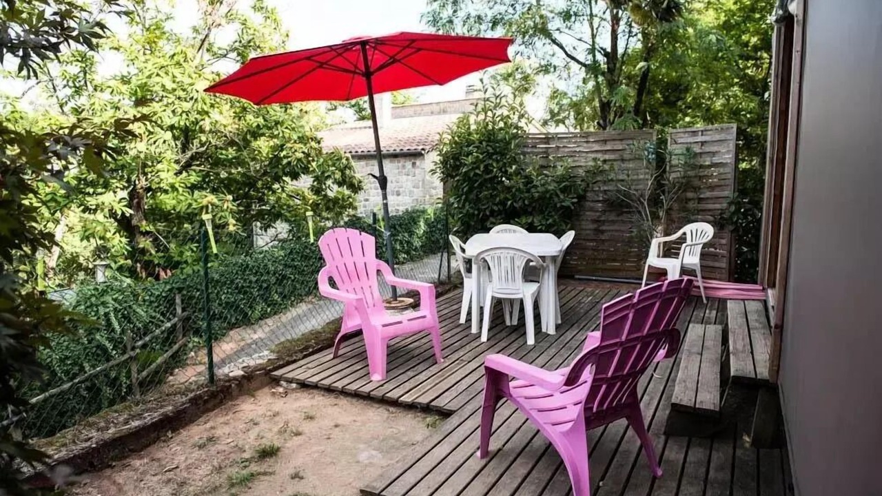 Photo of Outdoor in Ribes