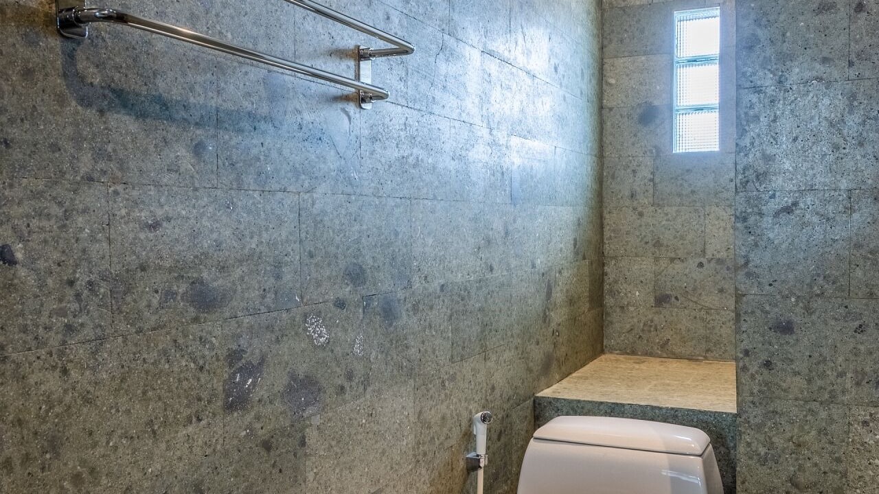 Photo of Bathroom in Singakerta