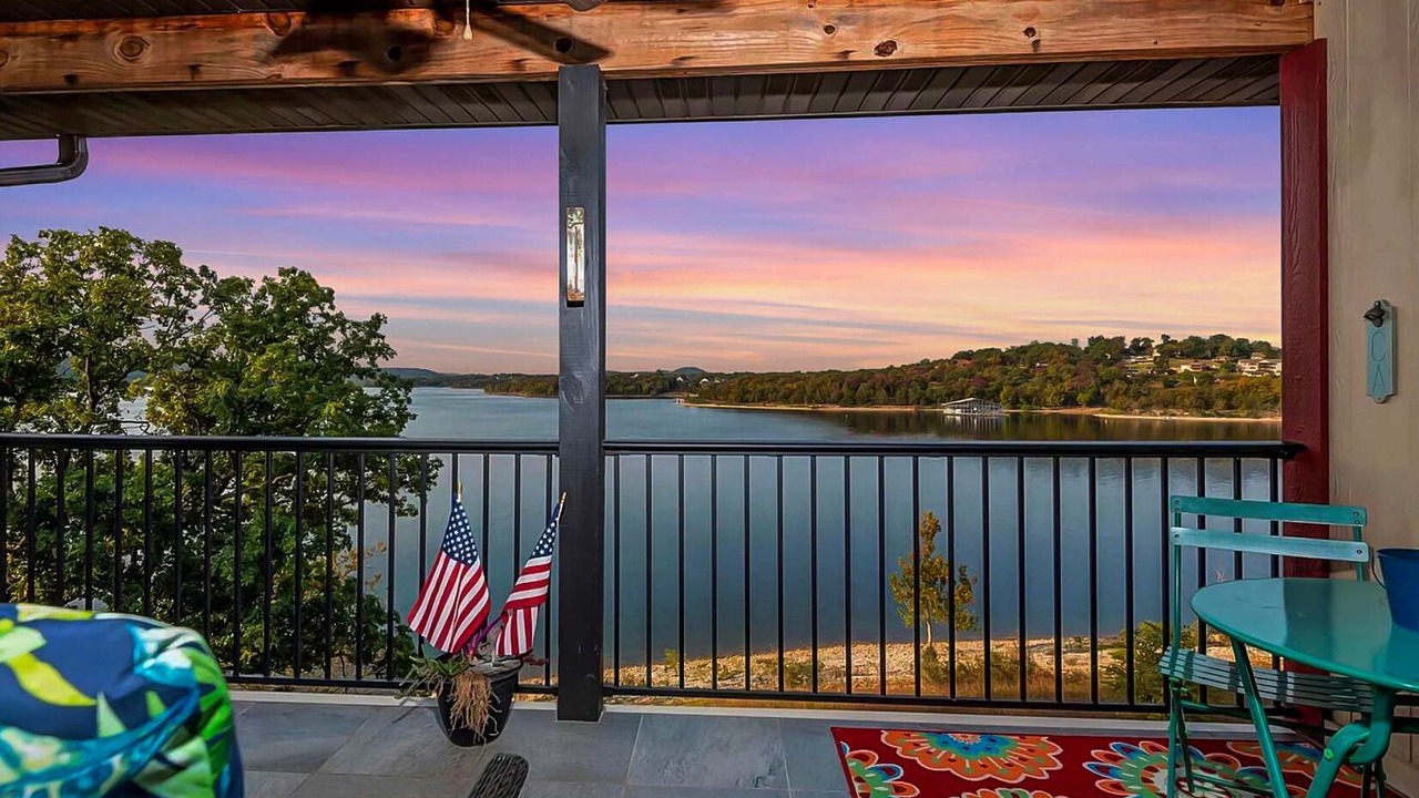 Photo of Patio Balcony in Kimberling City