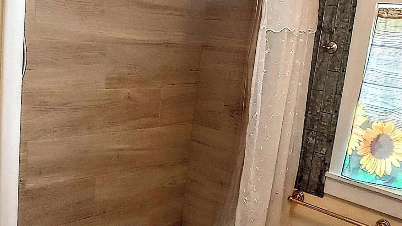 Photo of Bathroom in Calico Rock