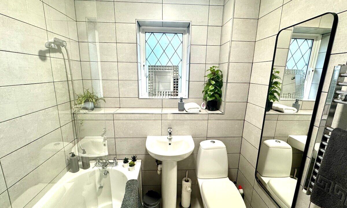 Photo of Bathroom in Kidlington