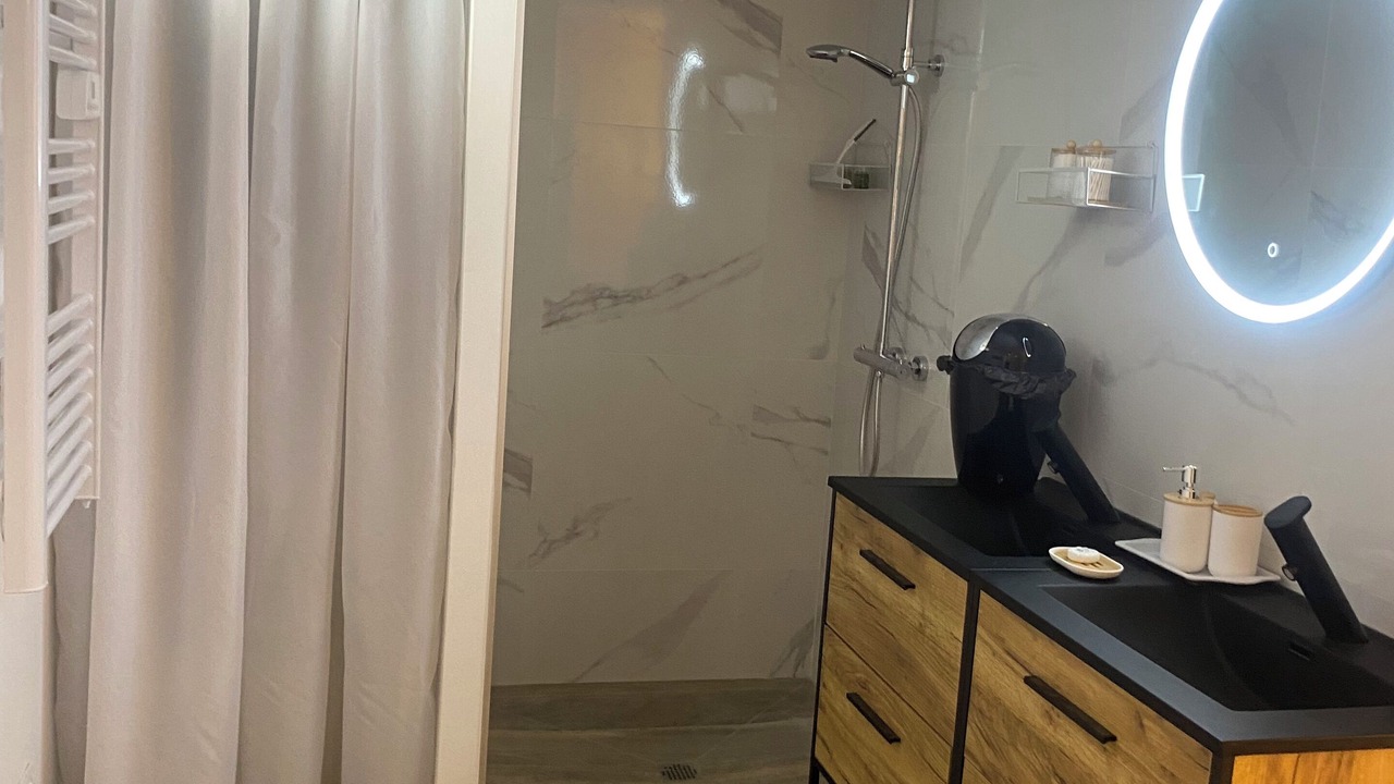 Photo of Bathroom in Villers-Pol