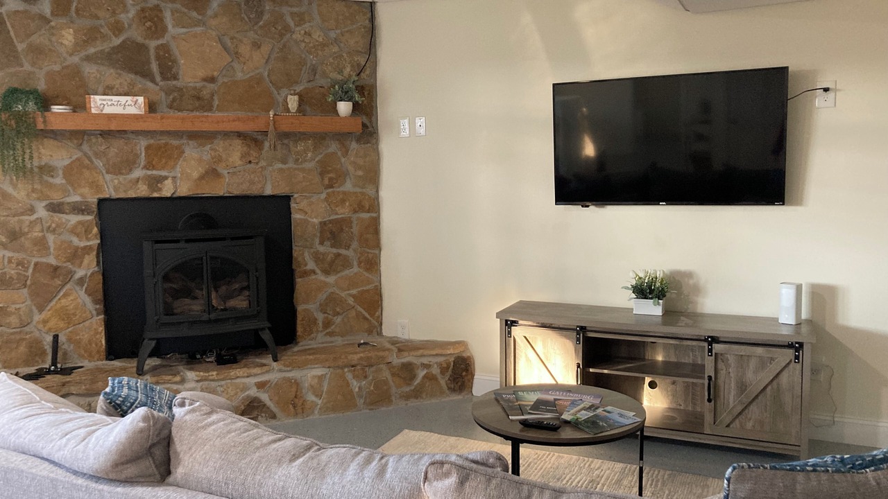 Photo of Livingroom in Madisonville