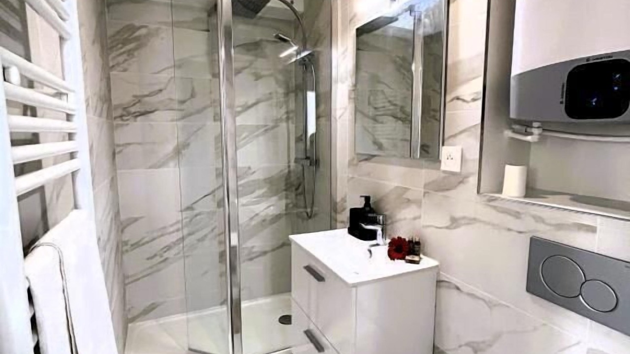 Photo of Bathroom in Montreuil