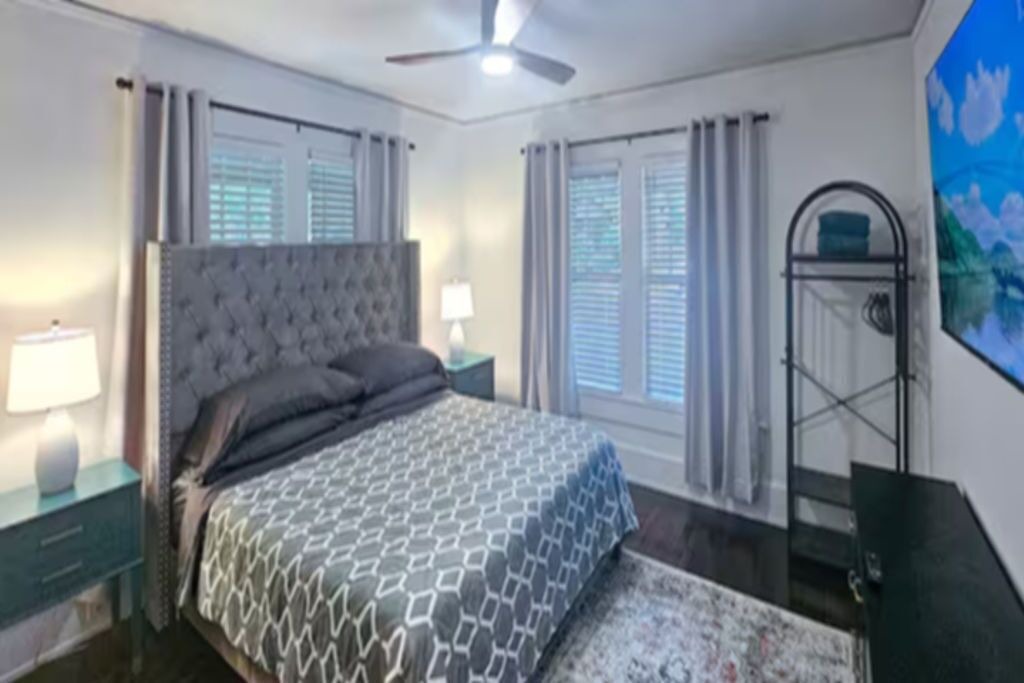 Photo of Bedroom in Villa Heights