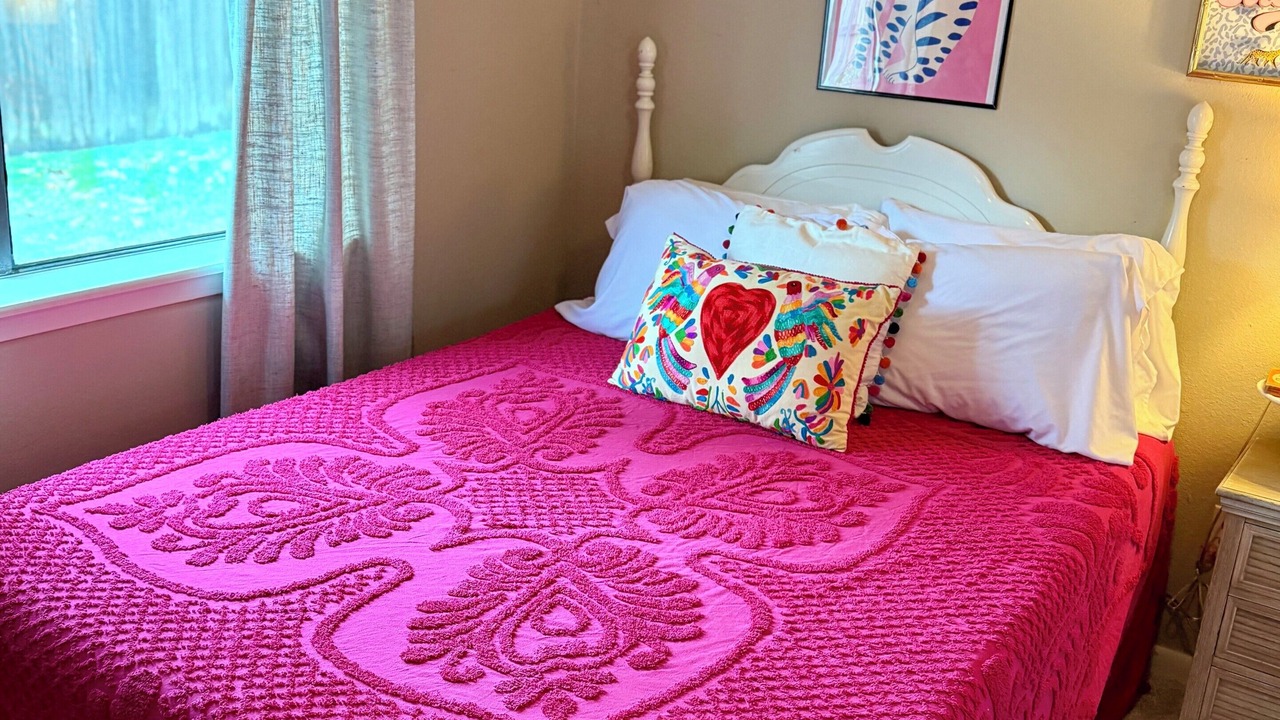 Photo of Bedroom in Crown Colony
