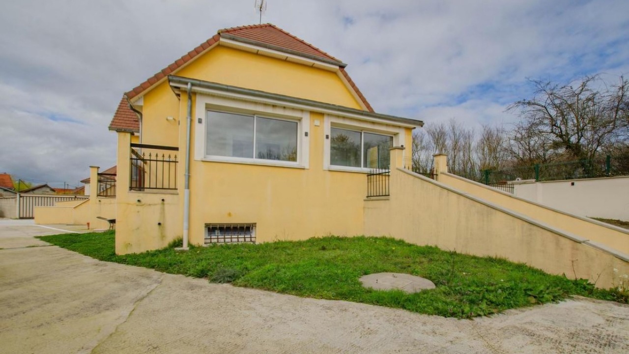 Photo of Outdoor in Clerey