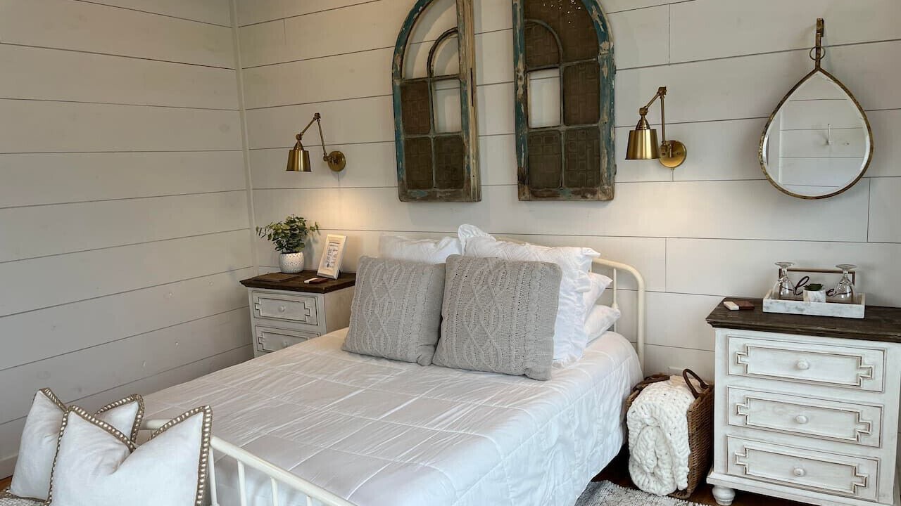 Photo of Bedroom in Lake Forest Estates