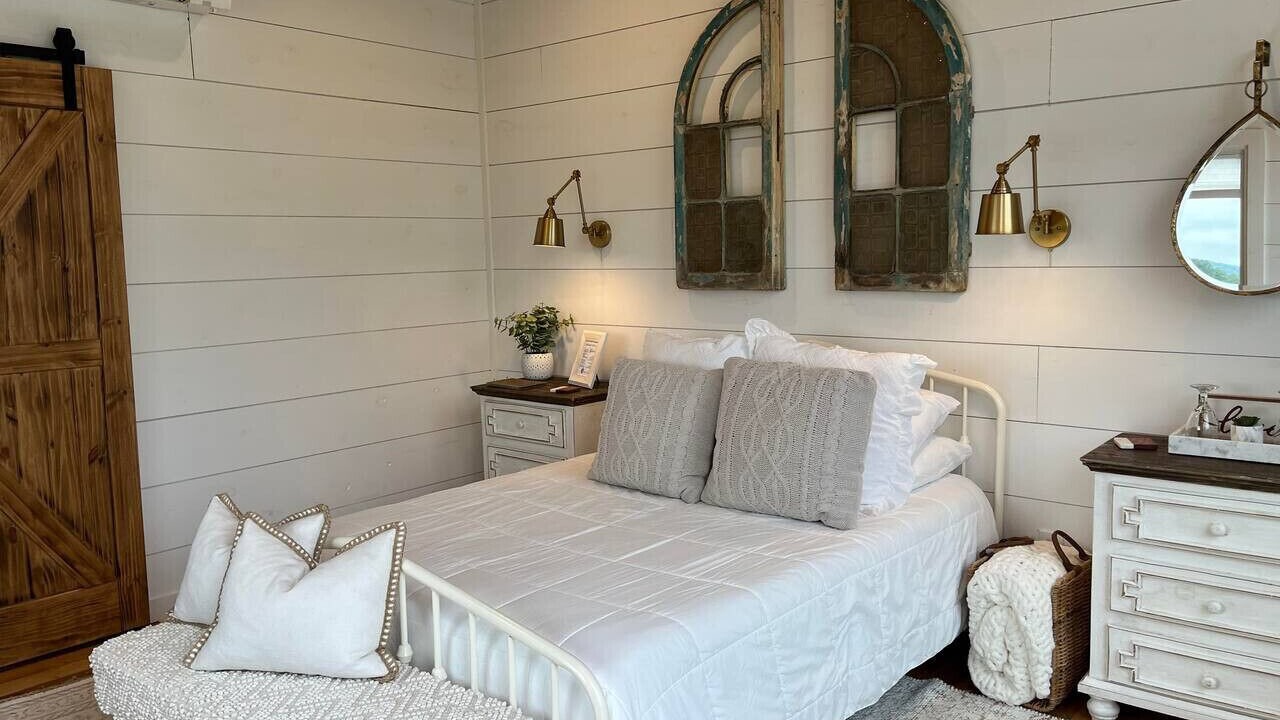 Photo of Bedroom in Lake Forest Estates