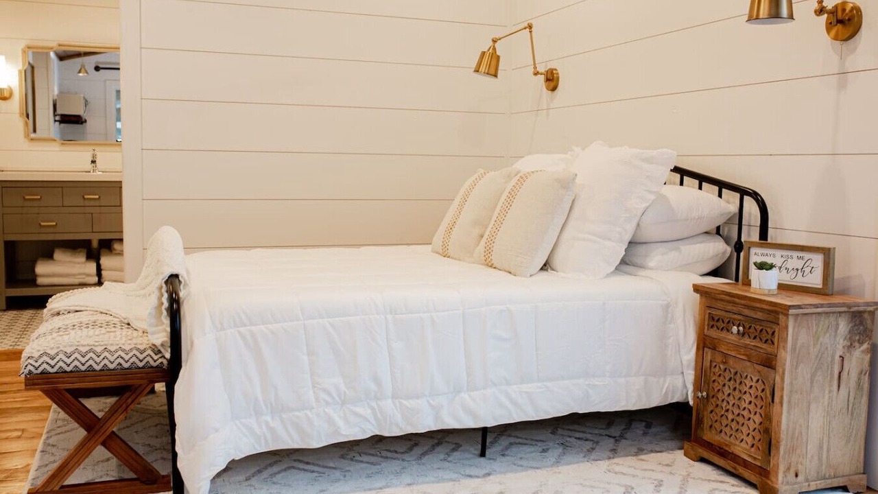 Photo of Bedroom in Lake Forest Estates