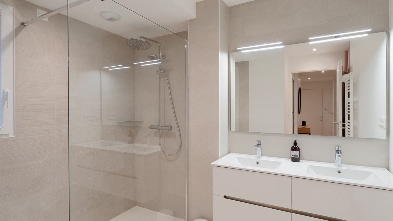 Photo of Bathroom in Saint-Lunaire