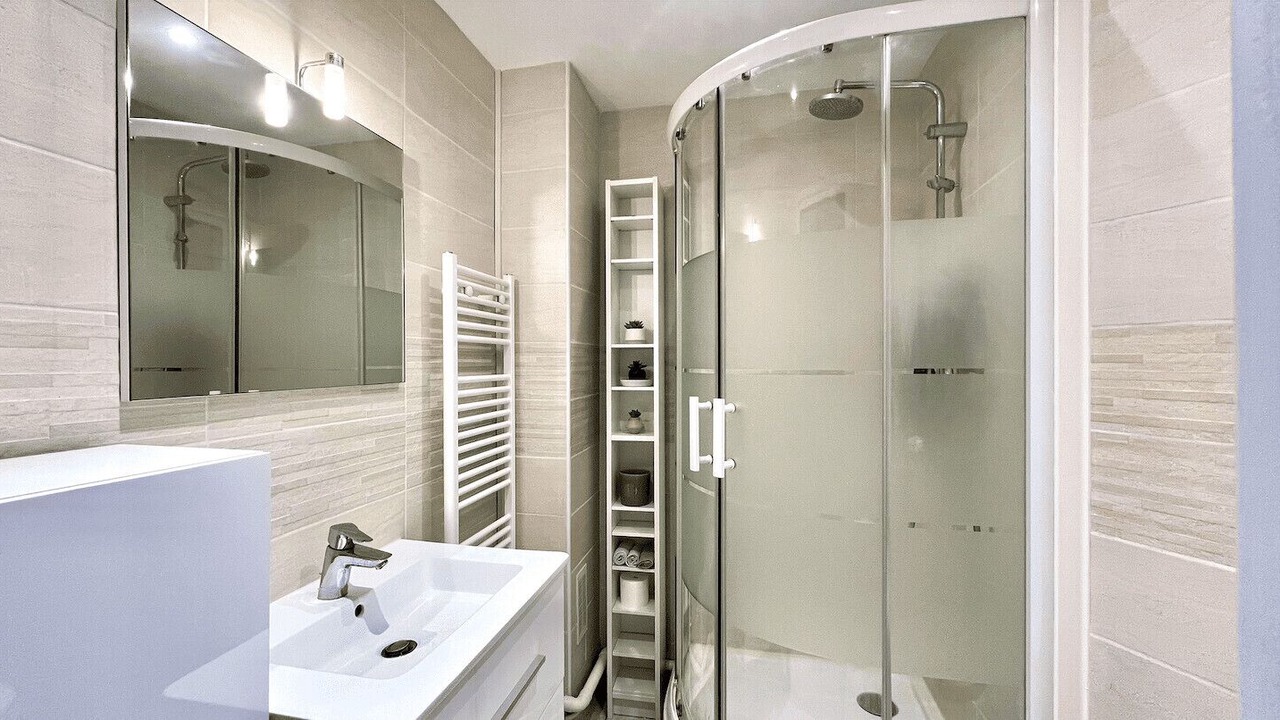 Photo of Bathroom in Jean Moulin - Marius Berliet