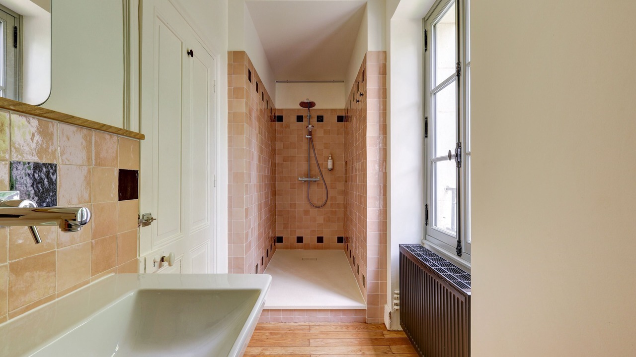 Photo of Bathroom in Raveau