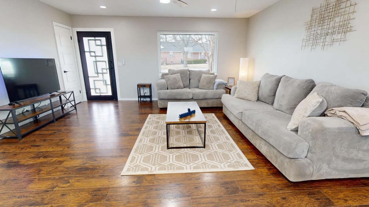 Photo of Livingroom in Davis