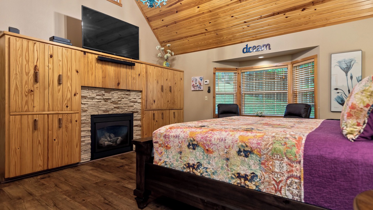 Photo of Bedroom in Eureka Springs Historic District