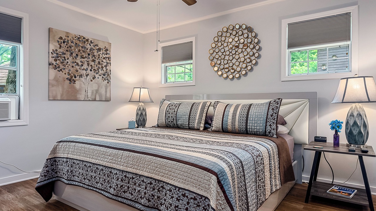 Photo of Bedroom in Eureka Springs Historic District