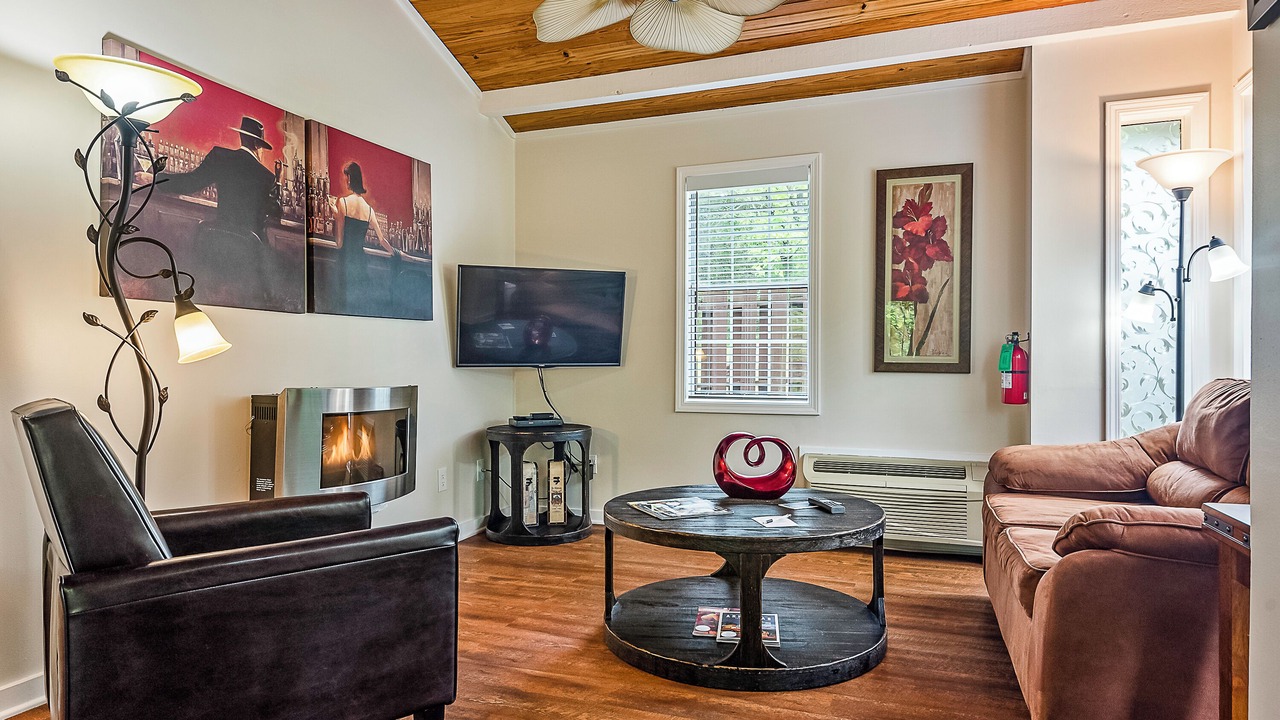 Photo of Livingroom in Eureka Springs Historic District