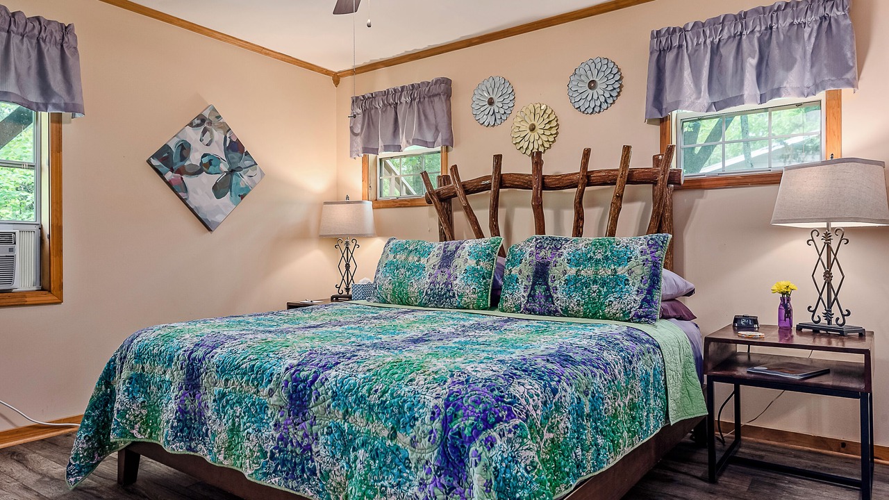 Photo of Bedroom in Eureka Springs Historic District