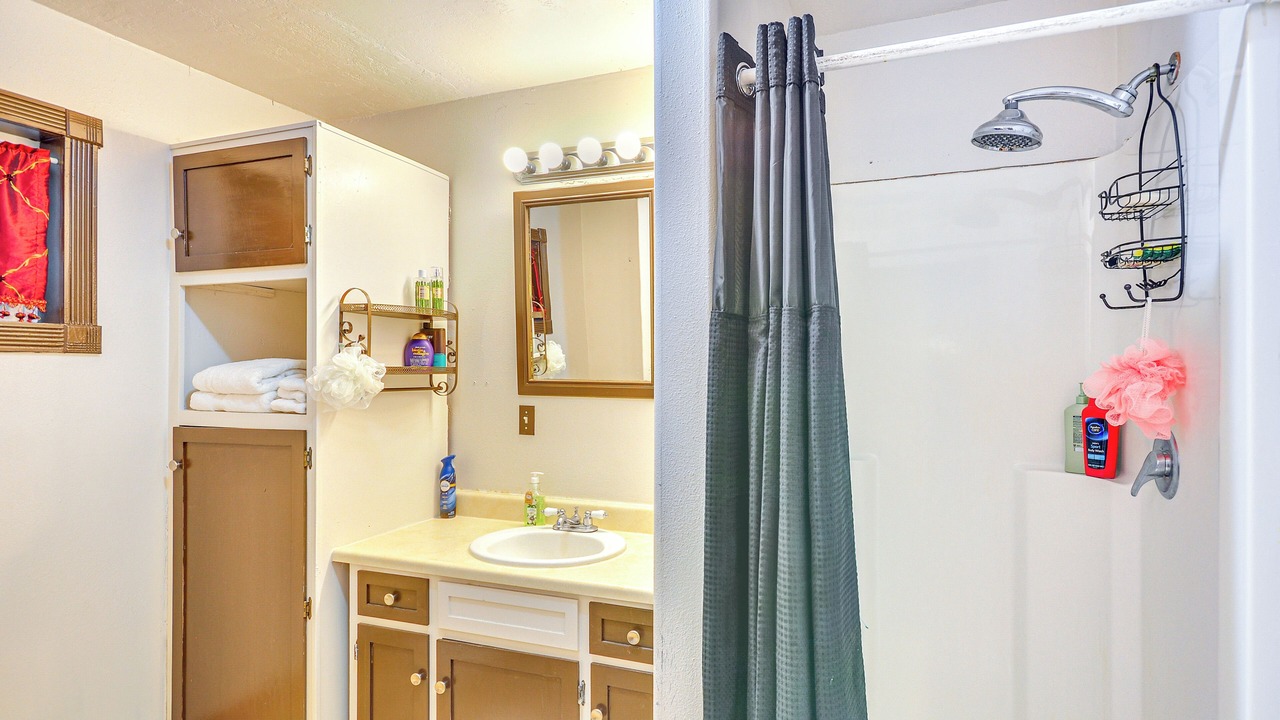 Photo of Bathroom in Sandy