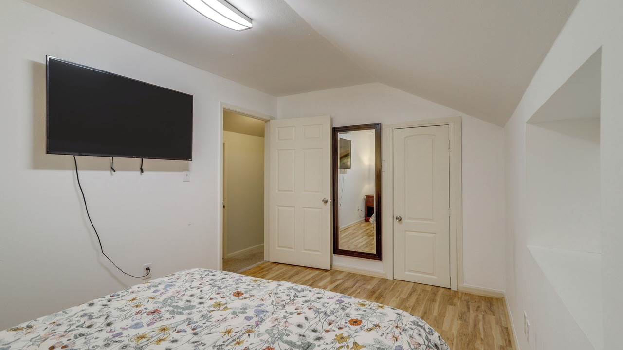 Photo of Bedroom in FM 1960