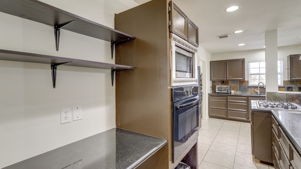 Photo of Kitchen in FM 1960