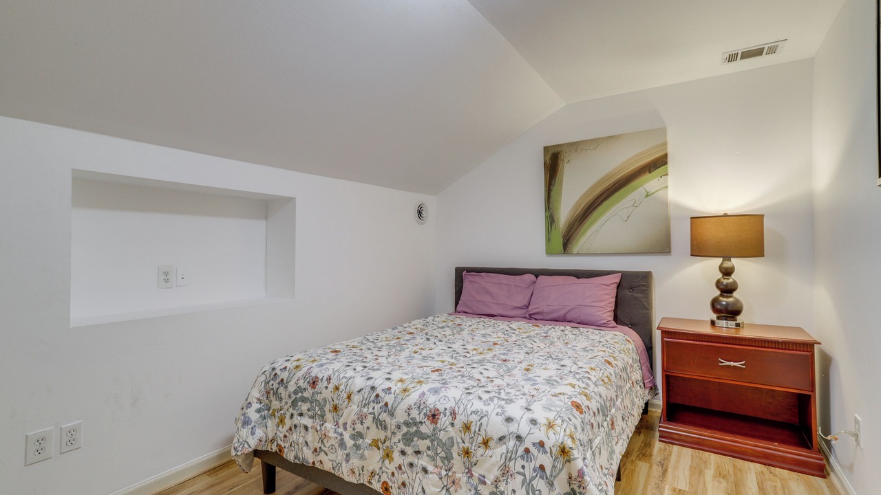 Photo of Bedroom in FM 1960