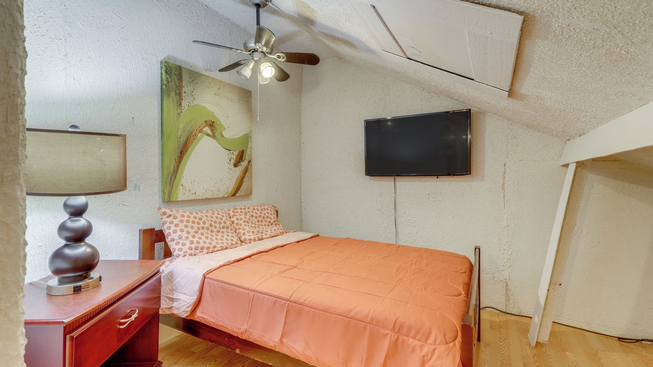 Photo of Bedroom in FM 1960