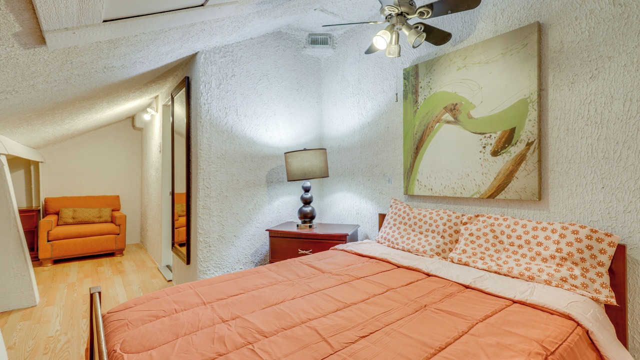 Photo of Bedroom in FM 1960