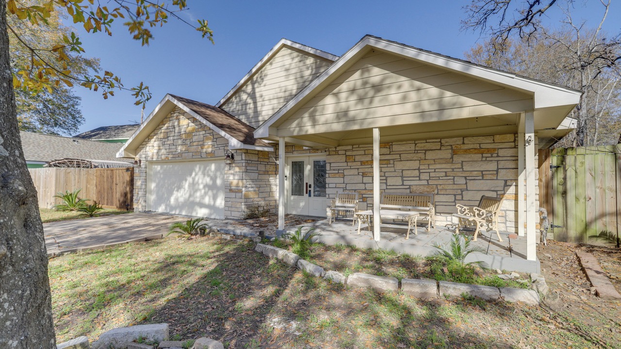 Photo of Outdoor in FM 1960
