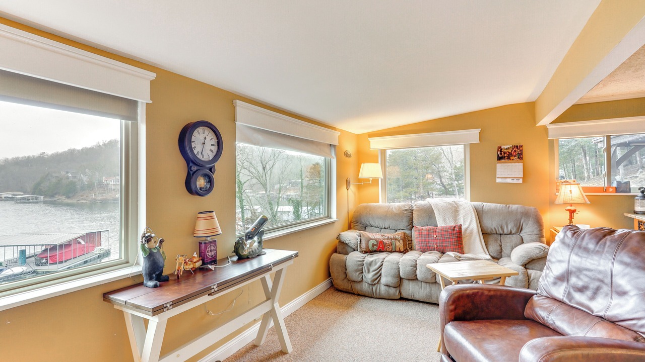 Photo of Bedroom in Camdenton