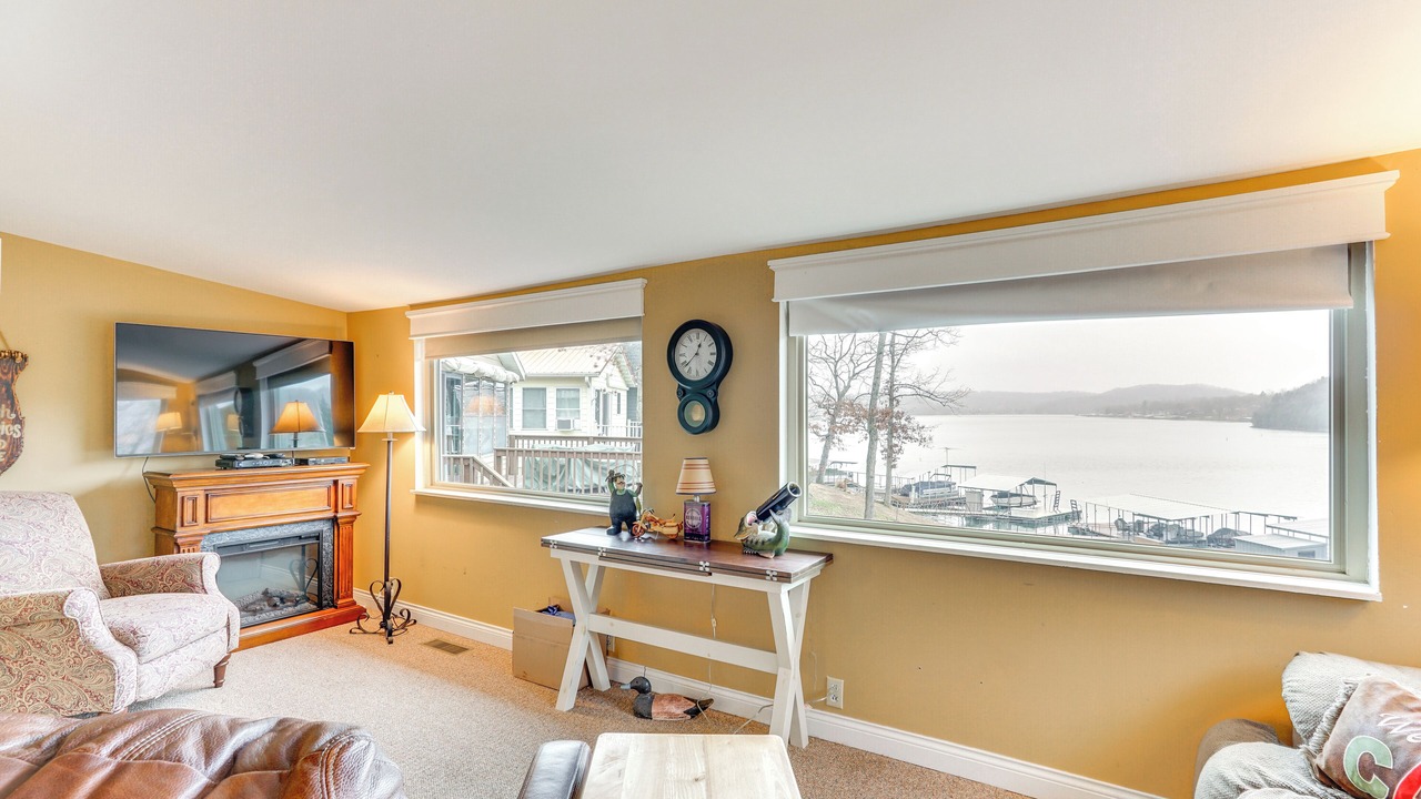 Photo of Livingroom in Camdenton