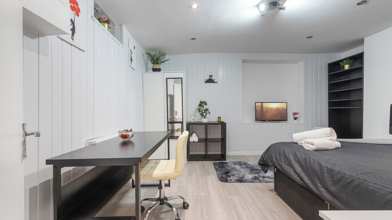 Photo of Bedroom in Portsoken