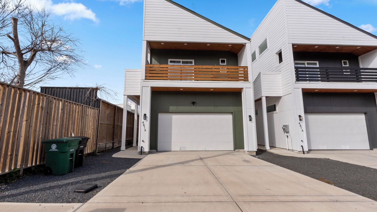 Photo of Outdoor in Garden Oaks