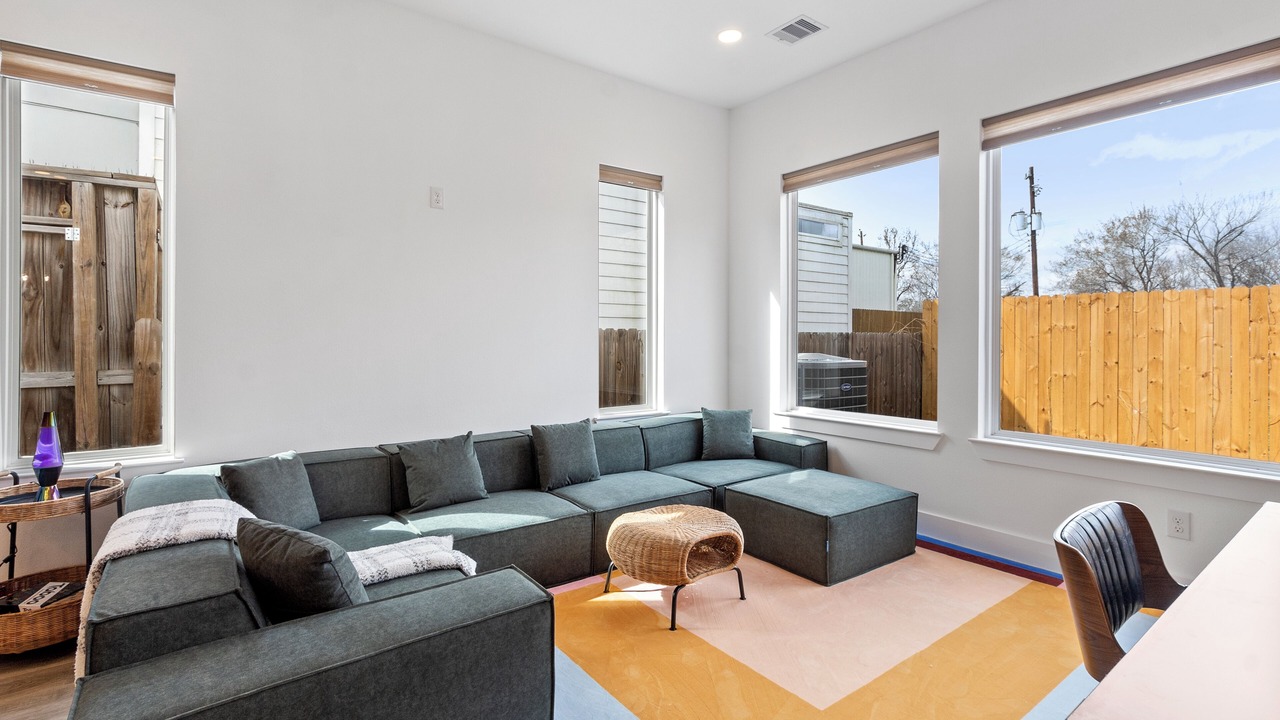 Photo of Livingroom in Garden Oaks