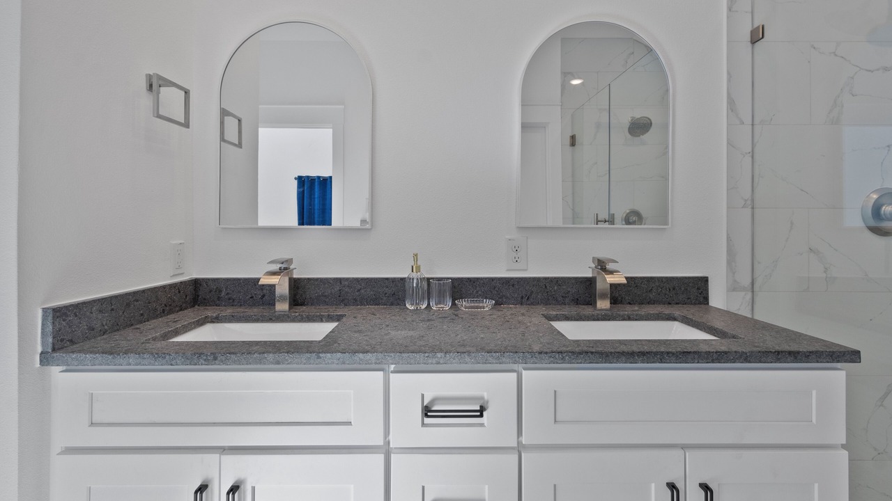Photo of Bathroom in Garden Oaks