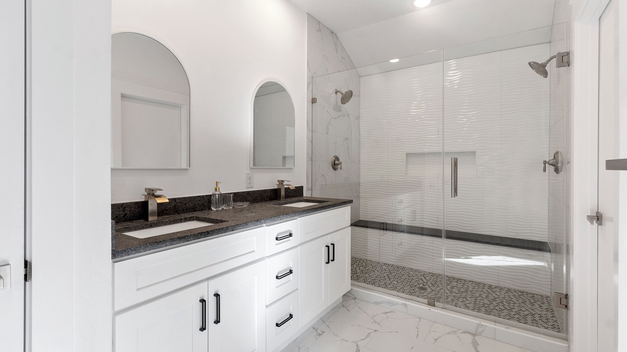 Photo of Bathroom in Garden Oaks