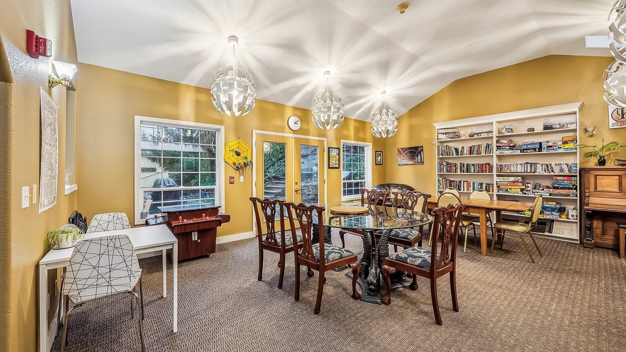 Photo of Bedroom in Cathlamet