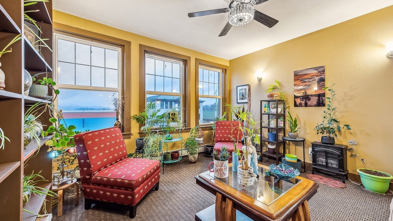 Photo of Bedroom in Cathlamet