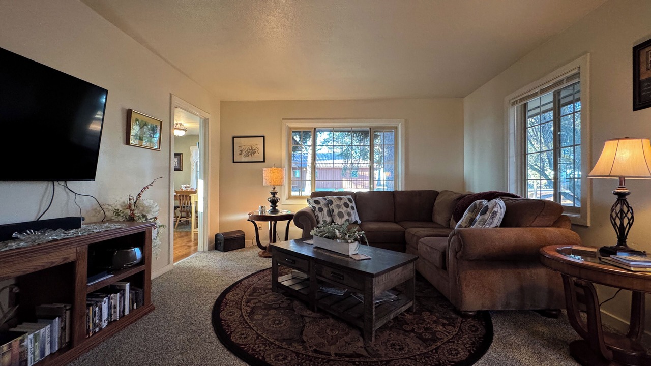 Photo of Livingroom in Chiloquin