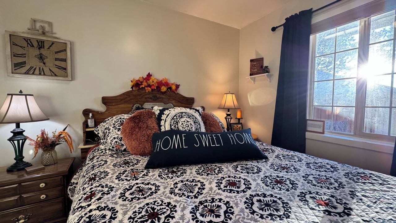 Photo of Bedroom in Chiloquin
