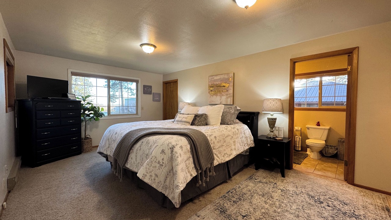 Photo of Bedroom in Chiloquin
