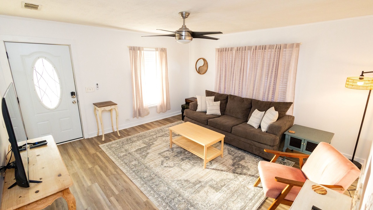 Photo of Livingroom in Hattiesburg