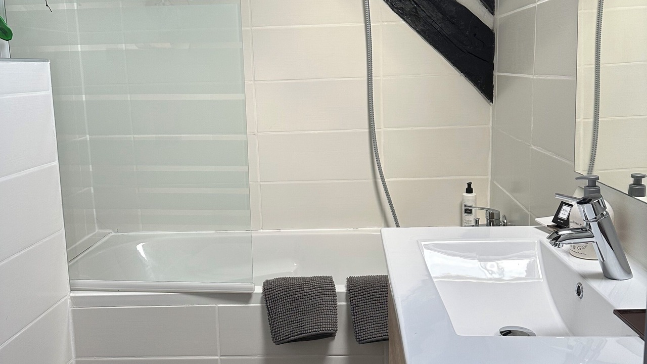Photo of Bathroom in Sancerre