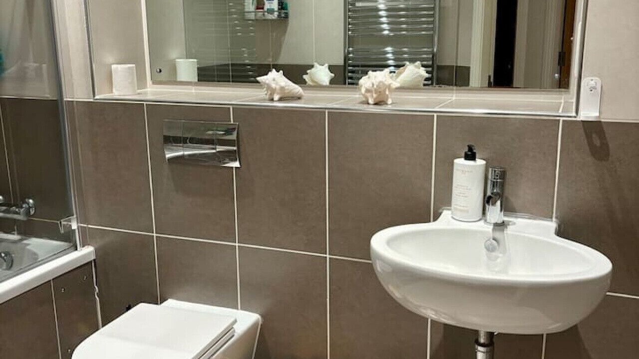 Photo of Bathroom in Roundhay