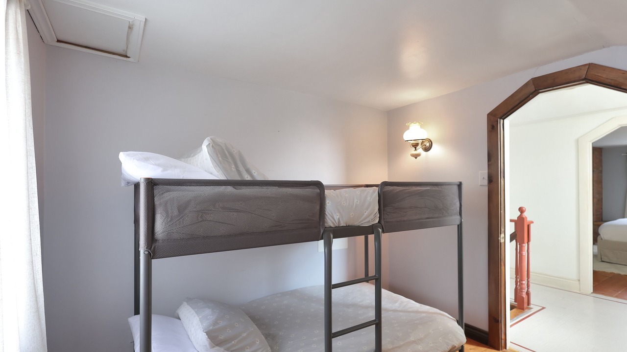Photo of Bedroom in Caledonia