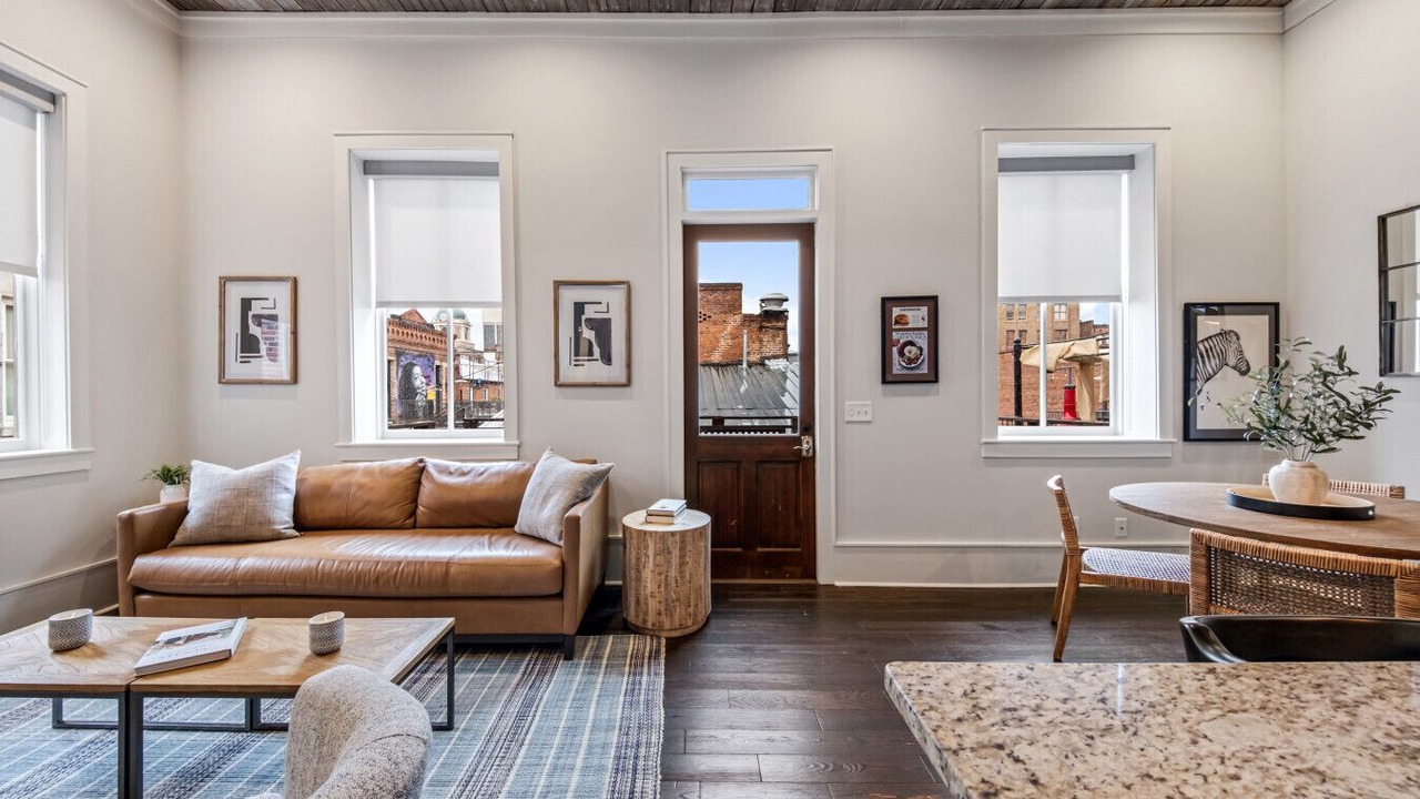 Photo of Livingroom in Macon