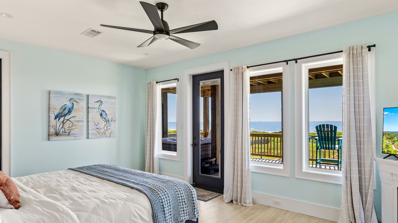 Photo of Bedroom in Crystal Beach