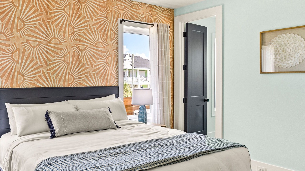Photo of Bedroom in Crystal Beach