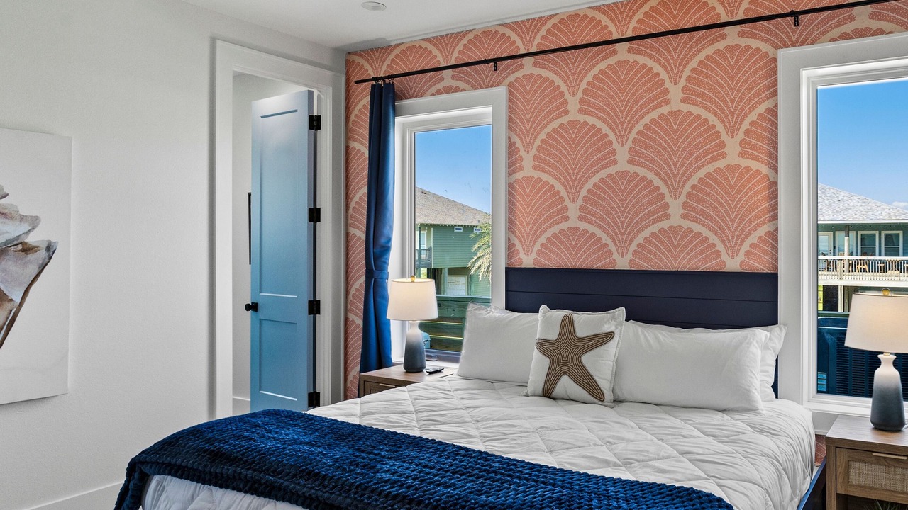 Photo of Bedroom in Crystal Beach